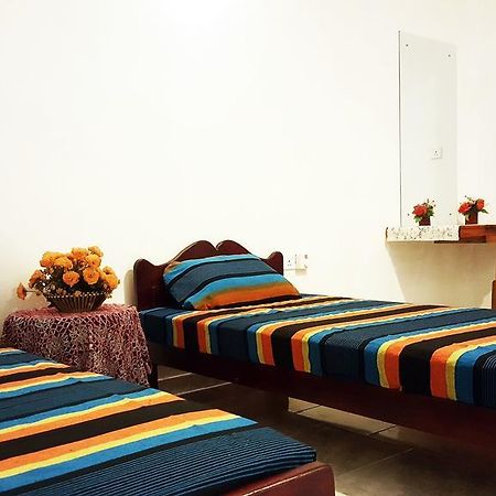Kassapa Home Stay Сигирия Екстериор снимка