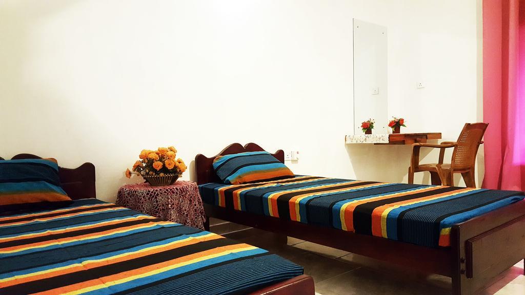 Kassapa Home Stay Сигирия Екстериор снимка